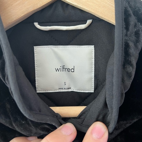 Aritzia‎ Wilfred Lyric Black Velvet Quilted Silk Blend Jacket Size Small - Picture 5 of 10